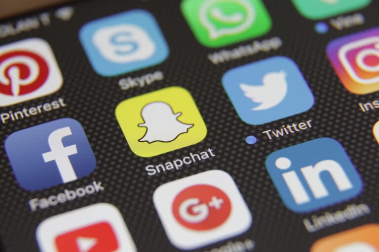 Facebook versus Snapchat