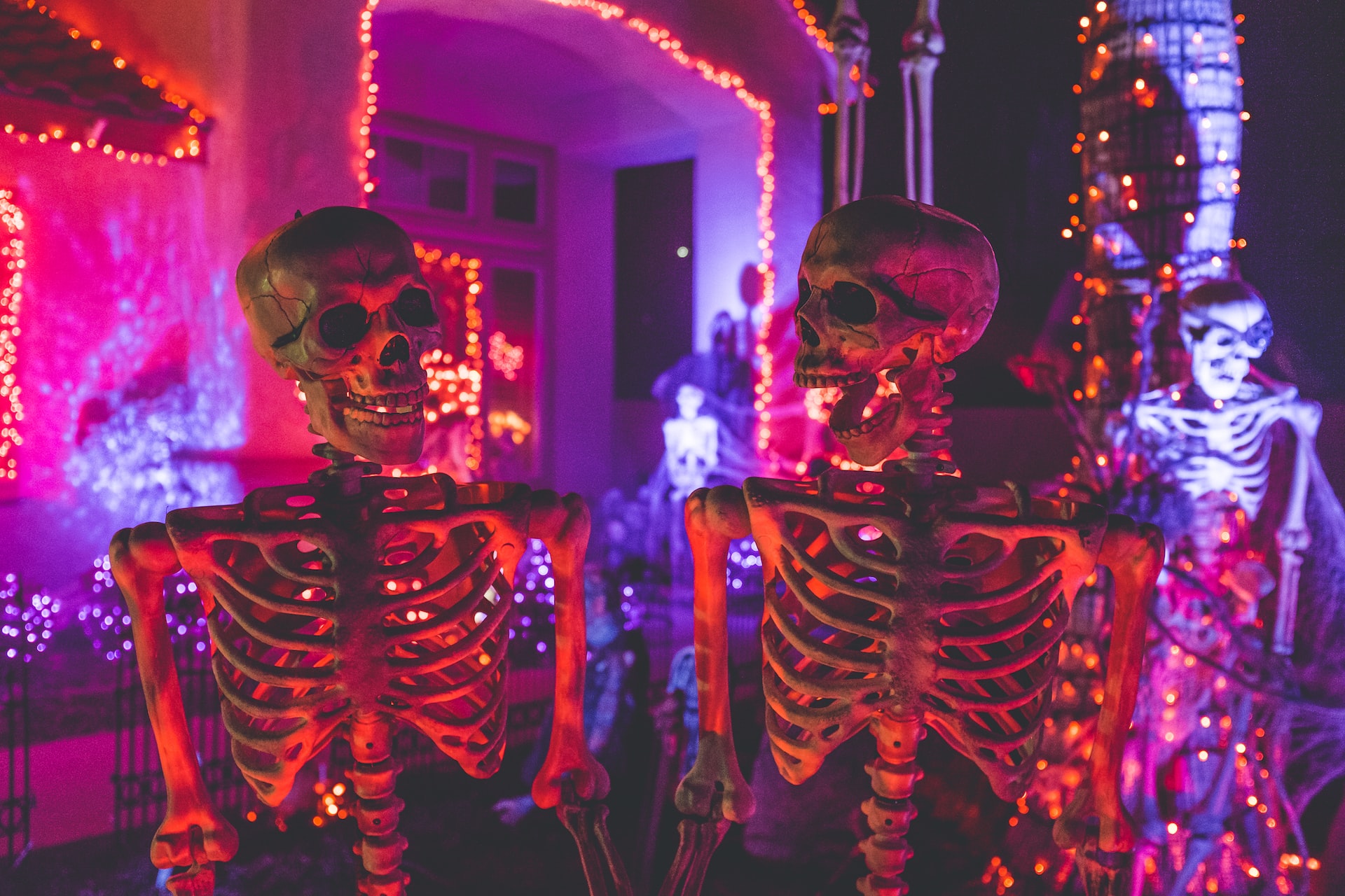 Choosing a theme for Halloween decorations, News